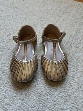 Girls Zara gold leather flats